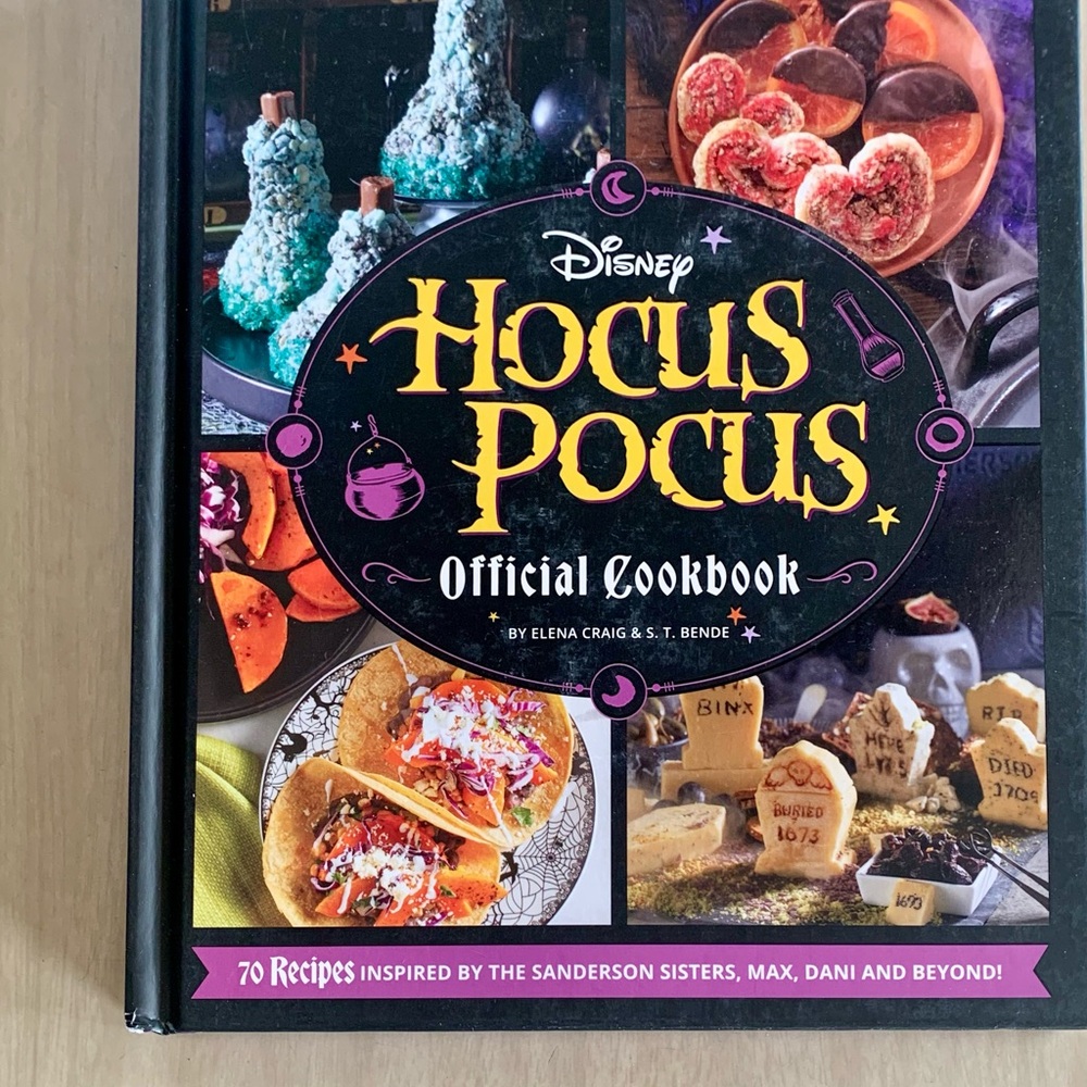Disney Halloween Hocus Pocus  Cookbook - New